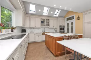 7 Stuyvesant Pl, Lawrence, NY 11559 - Photo 9