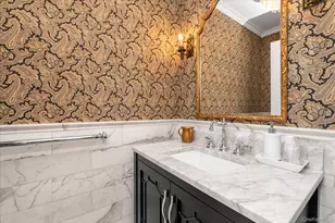 7 Stuyvesant Pl, Lawrence, NY 11559 - Photo 13