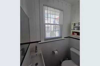 127 Hempstead Avenue, Lynbrook, NY 11563 - Photo 9