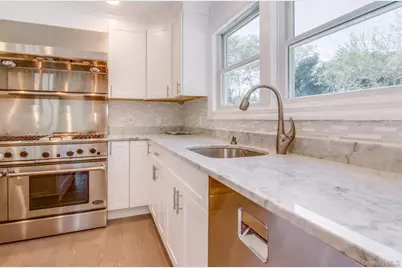 19 Barns Lane, East Hampton, NY 11937 - Photo 13