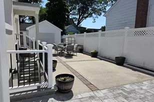 2593 Loftus Ave, Oceanside, NY 11572 - Photo 3