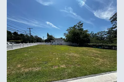 Clocks Boulevard, Massapequa, NY 11758 - Photo 3