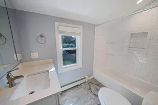 301 Center Bay Dr, West Islip, NY 11795 - Photo 15