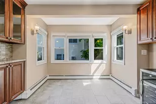 301 Center Bay Dr, West Islip, NY 11795 - Photo 9