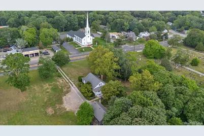 653 Main Road, Aquebogue, NY 11931 - Photo 19