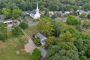 653 Main Rd, Aquebogue, NY 11931 - Photo 19
