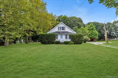 653 Main Road, Aquebogue, NY 11931 - Photo 5