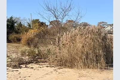 8 Edgewater Drive, Mastic Beach, NY 11951 - Photo 33