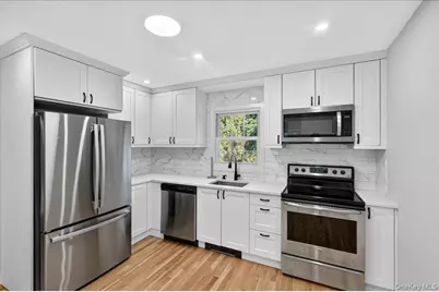 188 Donegan Avenue, Patchogue, NY 11772 - Photo 5