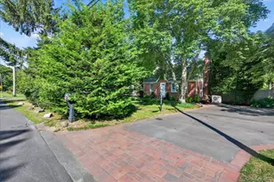 188 Donegan Ave, Patchogue, NY 11772 - Photo 17