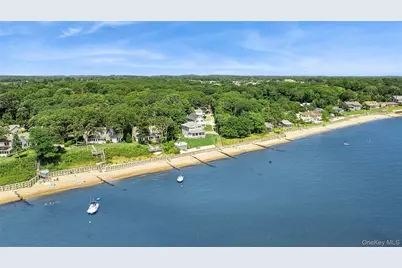 5218 Peconic Bay Boulevard, Laurel, NY 11948 - Photo 23