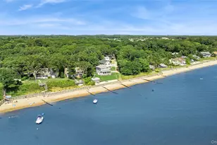 5218 Peconic Bay Blvd, Laurel, NY 11948 - Photo 23
