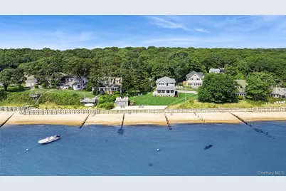 5218 Peconic Bay Boulevard, Laurel, NY 11948 - Photo 21