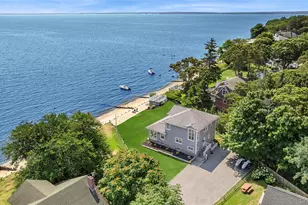 5218 Peconic Bay Blvd, Laurel, NY 11948 - Photo 3