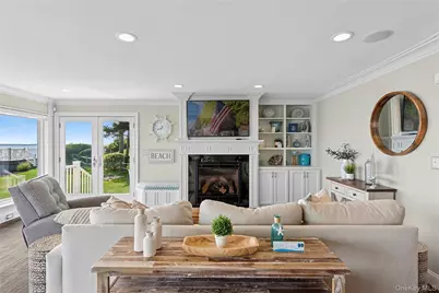 5218 Peconic Bay Boulevard, Laurel, NY 11948 - Photo 9