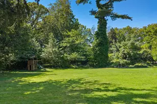 32 Wildwood Dr, Great Neck, NY 11024 - Photo 43