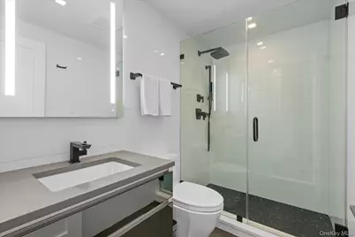 32 Wildwood Drive, Great Neck, NY 11024 - Photo 25