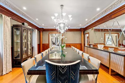 32 Wildwood Drive, Great Neck, NY 11024 - Photo 11