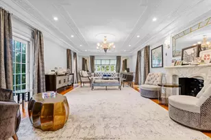 32 Wildwood Dr, Great Neck, NY 11024 - Photo 7