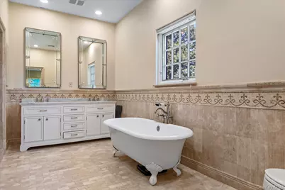 32 Wildwood Drive, Great Neck, NY 11024 - Photo 31