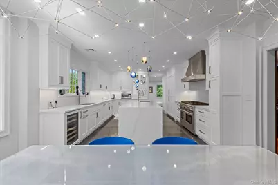 32 Wildwood Drive, Great Neck, NY 11024 - Photo 21