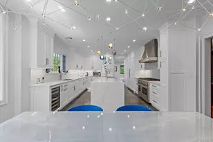 32 Wildwood Dr, Great Neck, NY 11024 - Photo 21