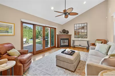 15 Bonnie Drive, Northport, NY 11768 - Photo 13