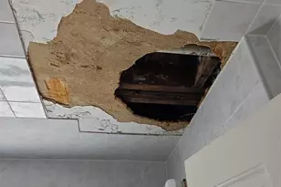 52-05 Robinson St, Flushing, NY 11335 - Photo 9