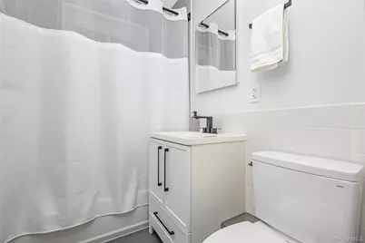 101 Clinton Avenue #1A, Mineola, NY 11501 - Photo 15