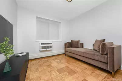 101 Clinton Avenue #1A, Mineola, NY 11501 - Photo 19