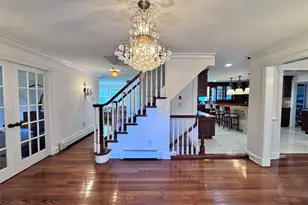 35 Moss Ln, Jericho, NY 11753 - Photo 11