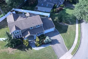 35 Moss Ln, Jericho, NY 11753 - Photo 3