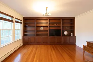 35 Moss Ln, Jericho, NY 11753 - Photo 15