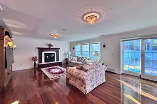 35 Moss Ln, Jericho, NY 11753 - Photo 13