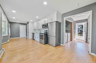 19 Griddle Ln, Levittown, NY 11756 - Photo 3