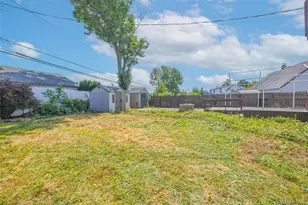 19 Griddle Ln, Levittown, NY 11756 - Photo 19