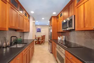 272 Birch Ln, Irvington, NY 10533 - Photo 5