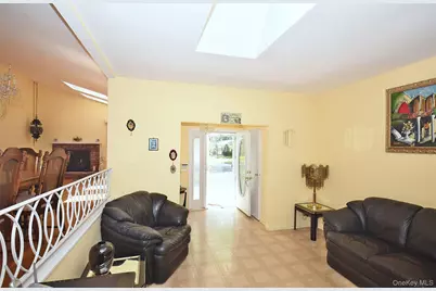 42 Lauren Avenue, Dix Hills, NY 11746 - Photo 15