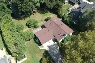 42 Lauren Ave, Dix Hills, NY 11746 - Photo 5