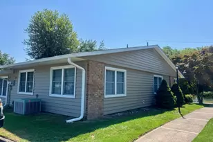 268A Berwick Ct, Ridge, NY 11961 - Photo 3