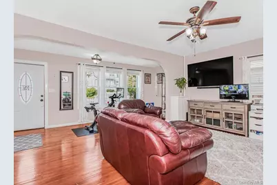 3992 Rombouts Avenue, Bronx, NY 10466 - Photo 5