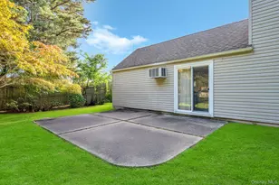 75 White Pine Way, Medford, NY 11763 - Photo 33