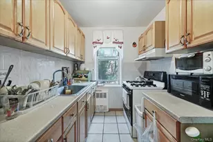 1425 Thieriot Ave, Bronx, NY 10460 - Photo 11