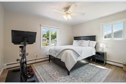 18 Lloyd Lane, Nesconset, NY 11767 - Photo 15