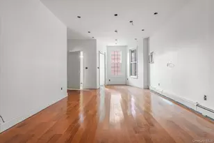 11-42 Welling Ct, Astoria, NY 11102 - Photo 5
