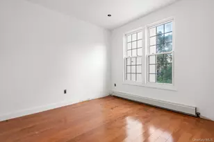 11-42 Welling Ct, Astoria, NY 11102 - Photo 15