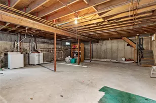 110 E Bartlett Rd, Middle Island, NY 11953 - Photo 25