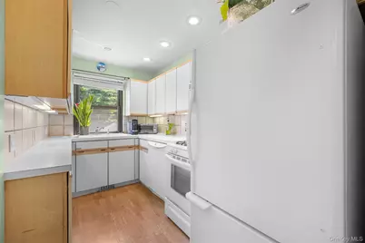 29 West Mill Drive #10A, Great Neck, NY 11021 - Photo 17