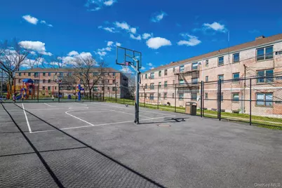 29 West Mill Drive #10A, Great Neck, NY 11021 - Photo 37