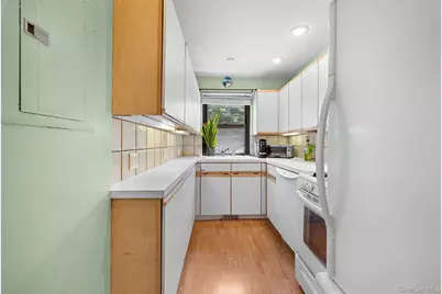 29 West Mill Drive #10A, Great Neck, NY 11021 - Photo 13